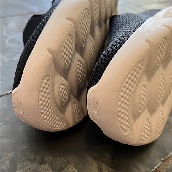 Like new Skechers | Go Walk Slip-Ins | Size 8 1/2 - Picture 16 of 16